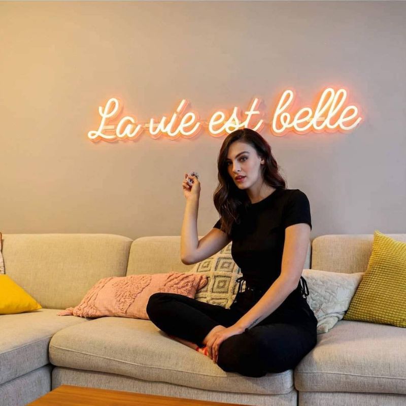 SELICOR La Vie Est Belle Wedding Neon Sign